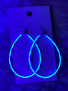 White Blacklight Phosphorescent Guitar String Teardrop Hoop Earrings